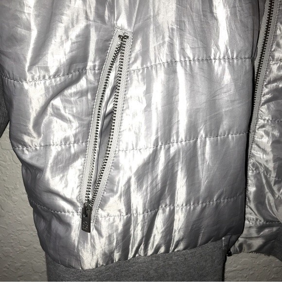 Tommy Bahamas Women's Light Weight Quilted Bomber Jacket // Size Large - Picture 4 of 6